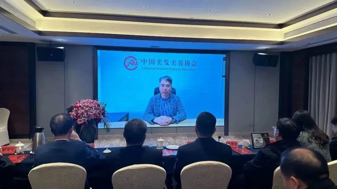 【聚焦热点】扬州市美发美容与摄影协会第四次会员代表大会成功召开